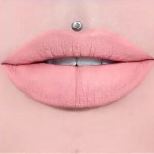 Jeffree Star Cosmetics Velour Liquid Lipstick Skin Tight Light peach nude
